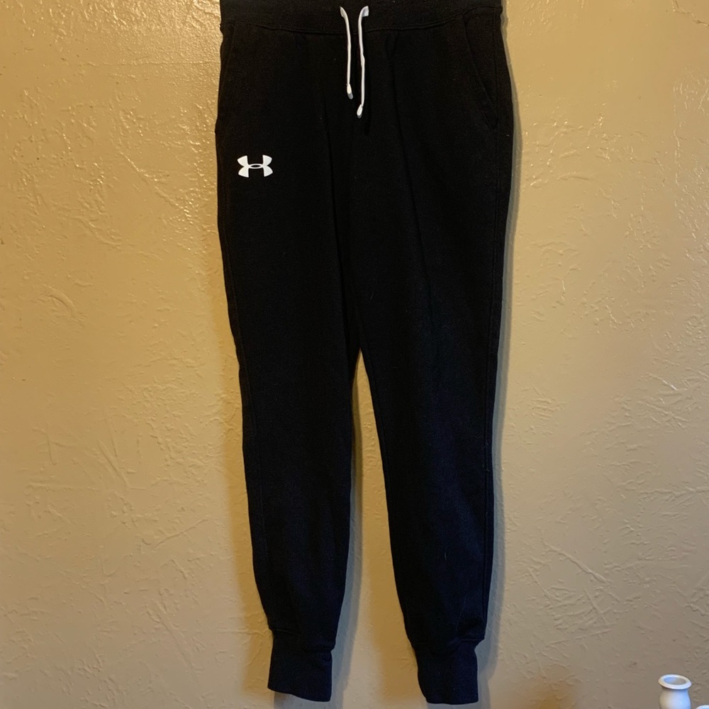 Underarmour youth medium sweatpants EUC